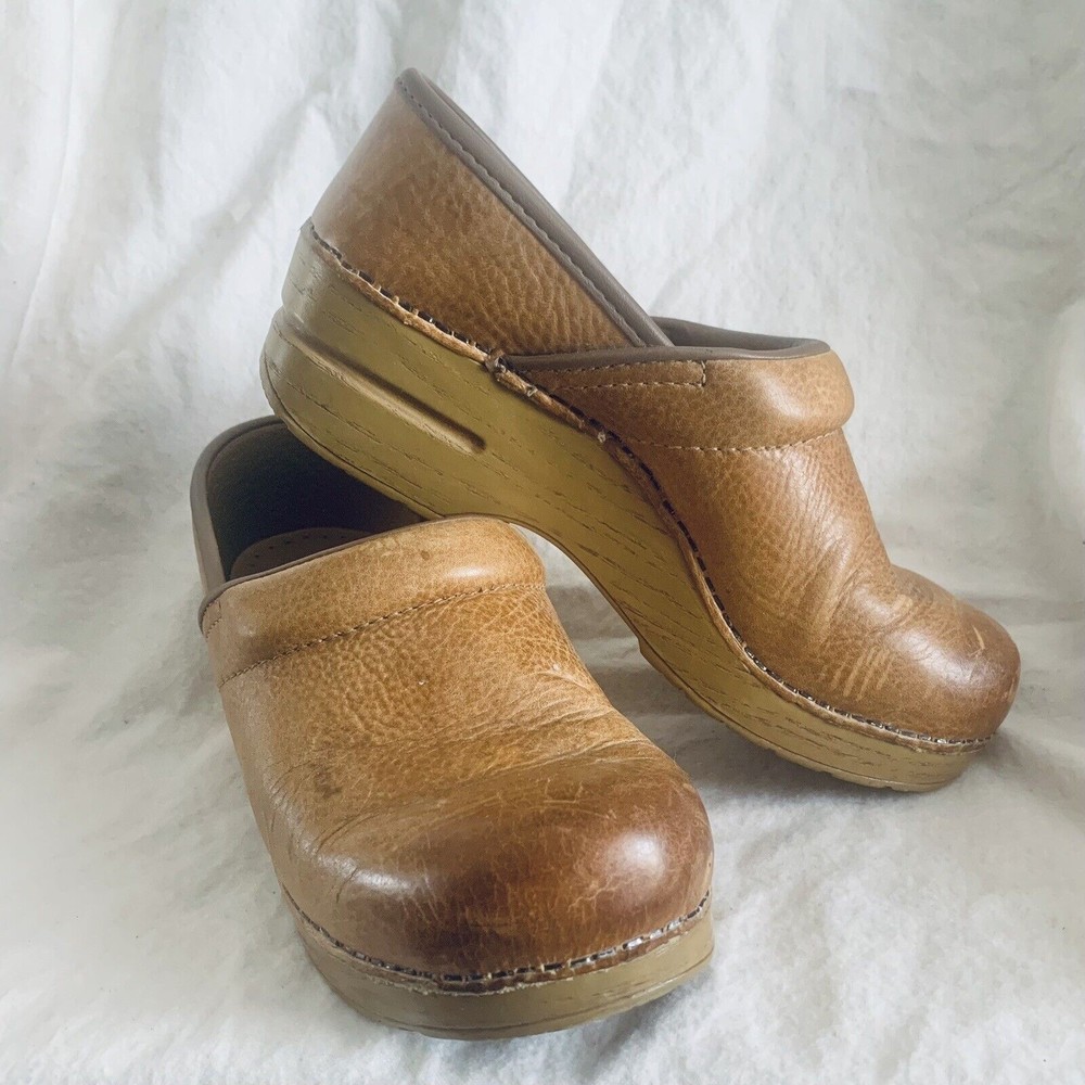 Dansko Professional Clogs Sz 37 Distressed Honey Leather Nursing GUC US 7 or 6.5